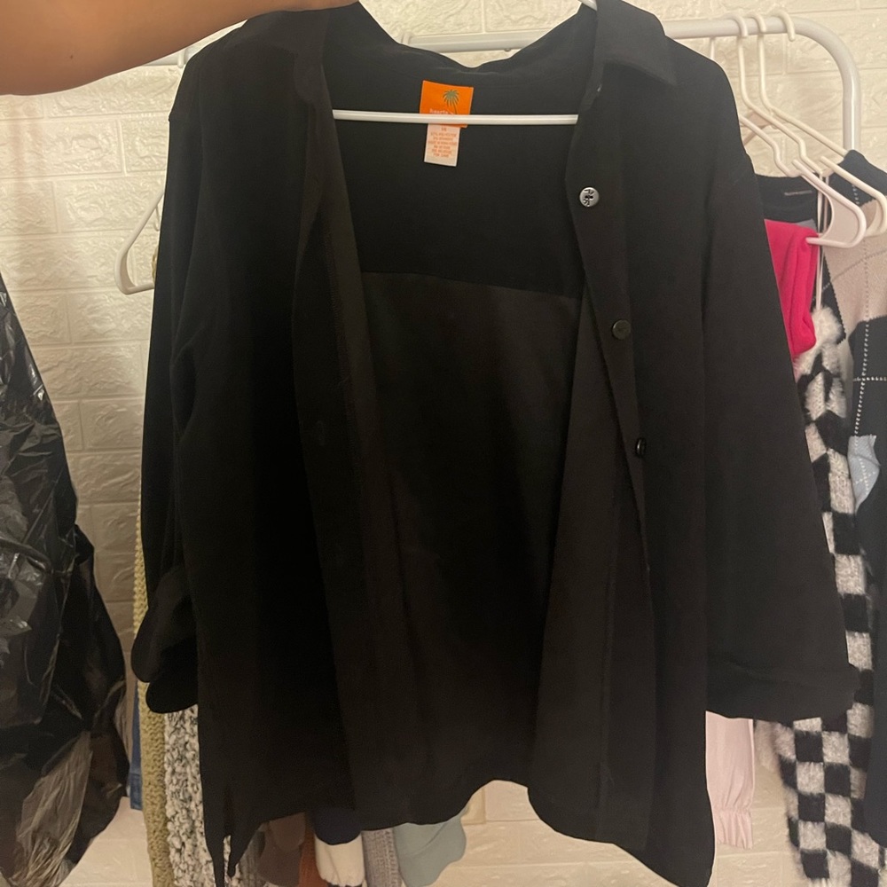 BLACK BUTTON UP TOP